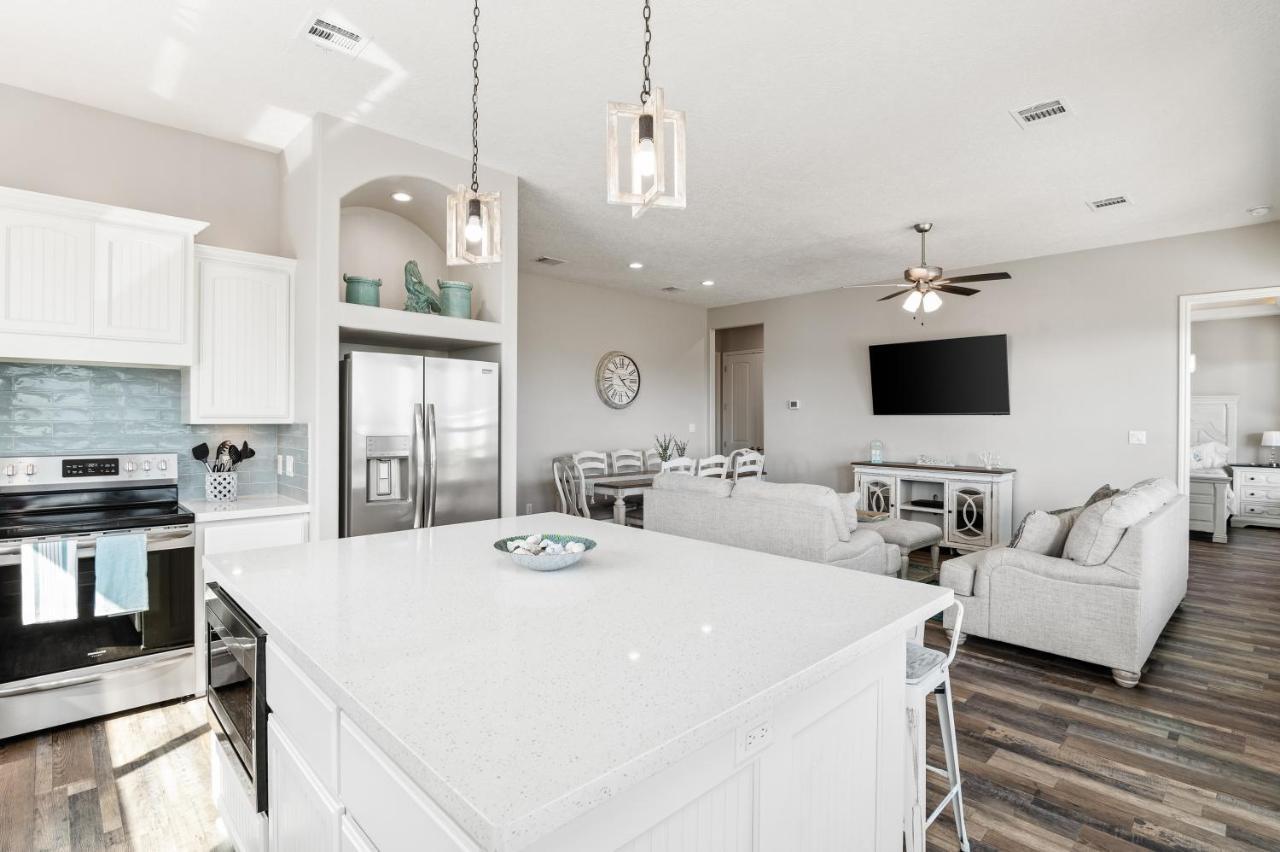 Stylish 4Br Crystal Beach Retreat Walk To Beach Bolivar Peninsula Εξωτερικό φωτογραφία