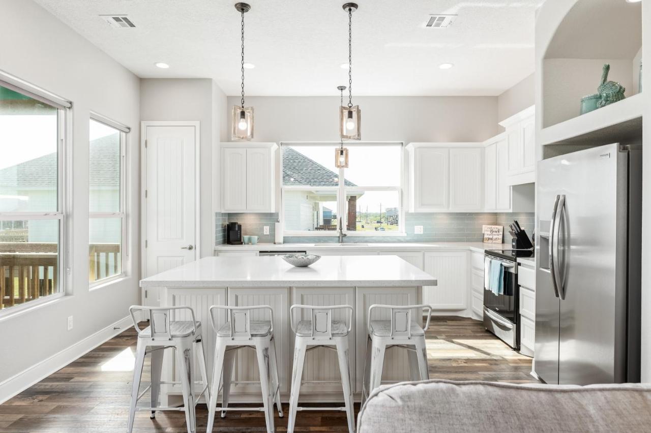 Stylish 4Br Crystal Beach Retreat Walk To Beach Bolivar Peninsula Εξωτερικό φωτογραφία