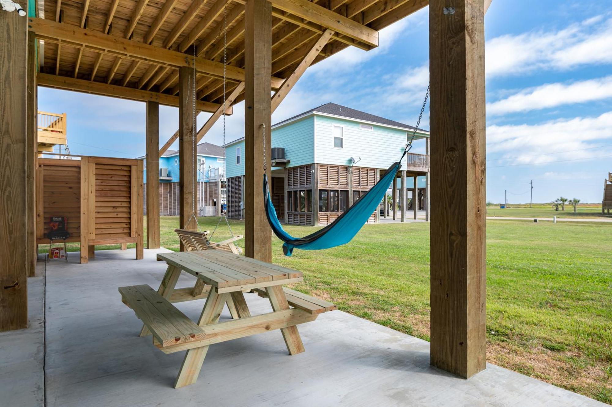 Stylish 4Br Crystal Beach Retreat Walk To Beach Bolivar Peninsula Εξωτερικό φωτογραφία